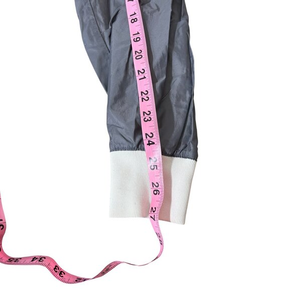 Nike Air Windbreaker Hooded Jacket Sportswear Black Gray White Size Small - Picture 6 of 7